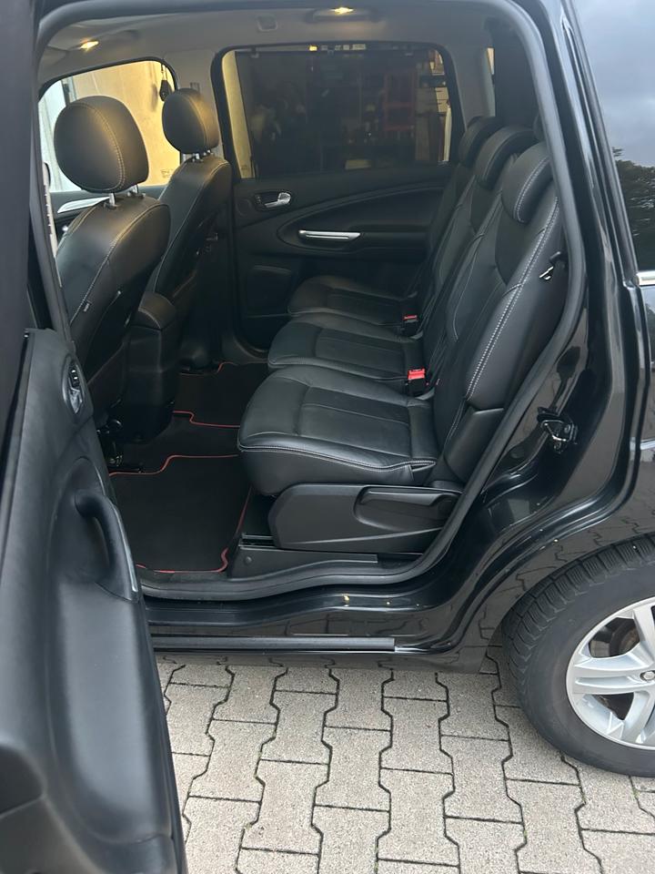 Ford S-Max 2012 — photo 6