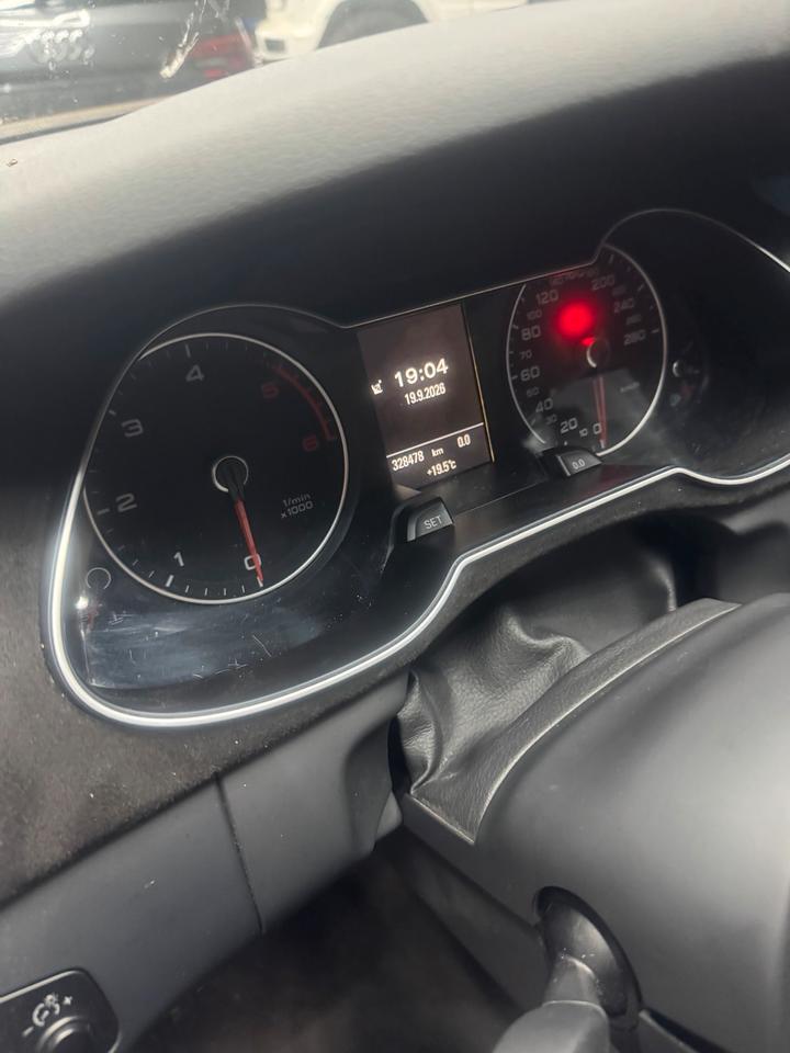 Audi A4 2014 — photo 15