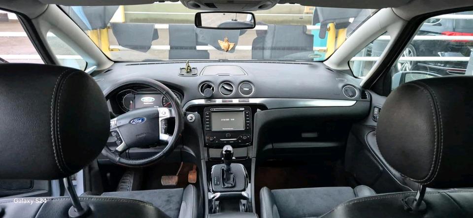 Ford S-Max 2012 — interior