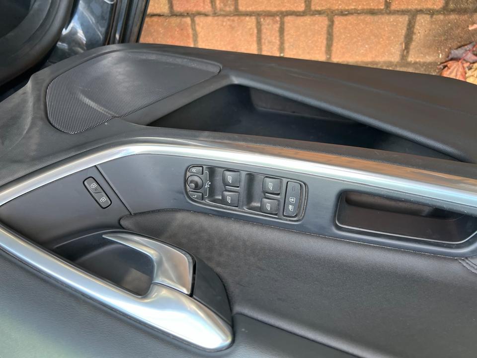 Volvo V60 2012 — photo 10