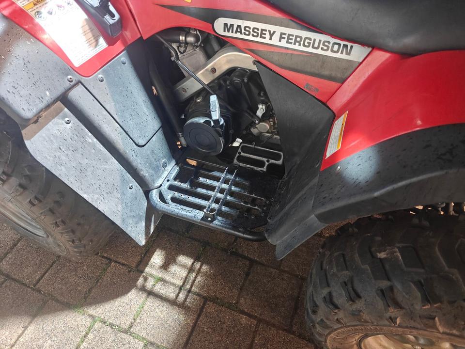 Weitere Motorräder Arctic Cat ATV 500 Massey Ferguson 4x4 2007 — rear view
