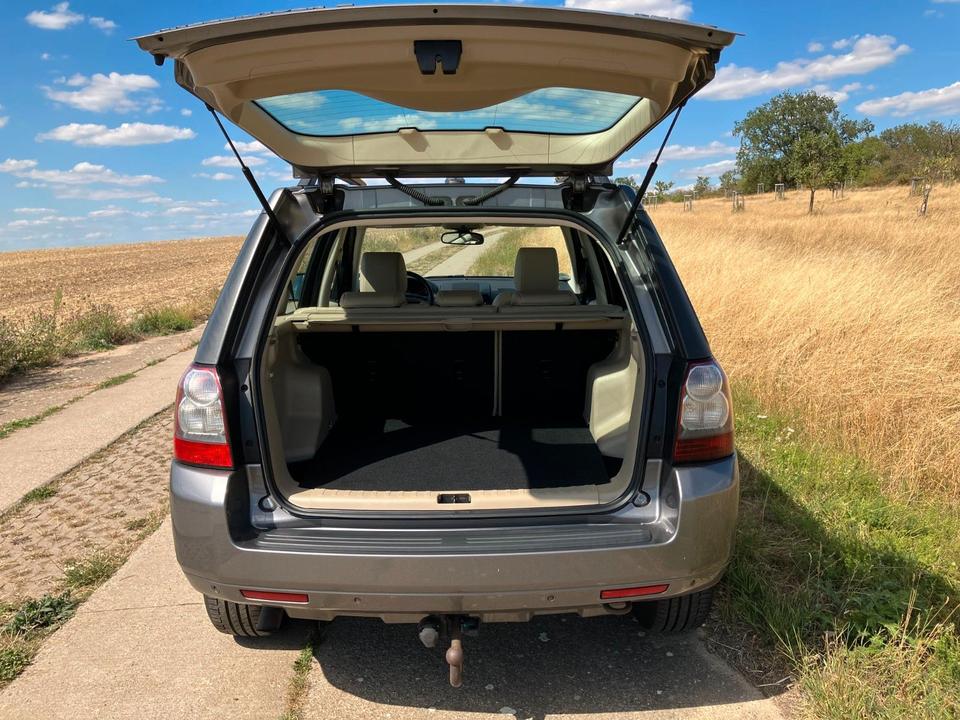 Land Rover Freelander 2010 — photo 10