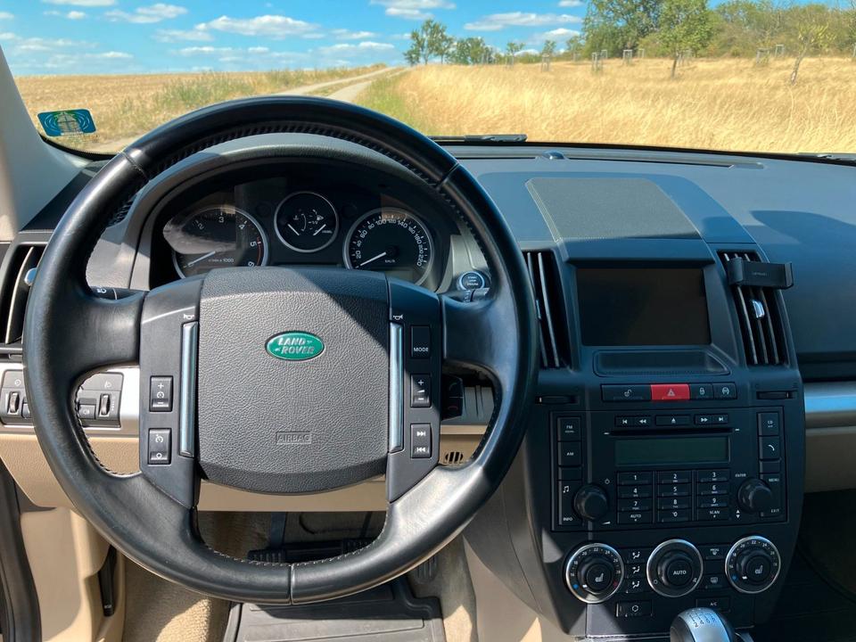 Land Rover Freelander 2010 — photo 9