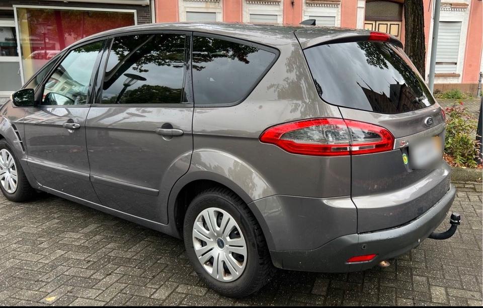 Ford S-Max 2011 — engine
