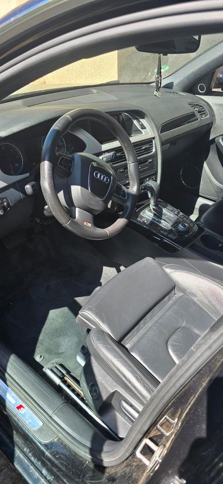 Audi A4 2011 — photo 11