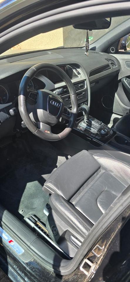 Audi A4 2011 — photo 12
