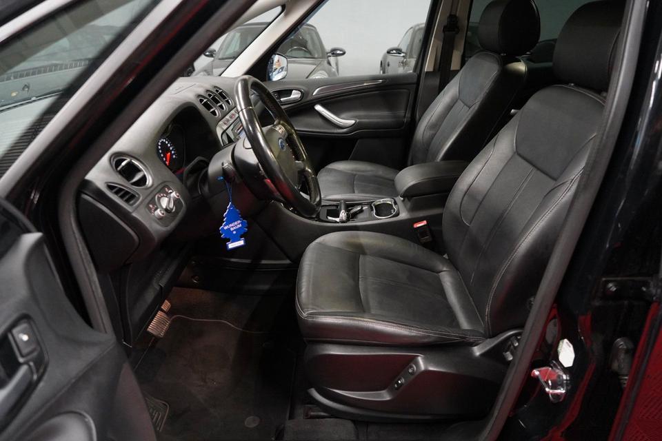 Ford S-Max 2013 — photo 10