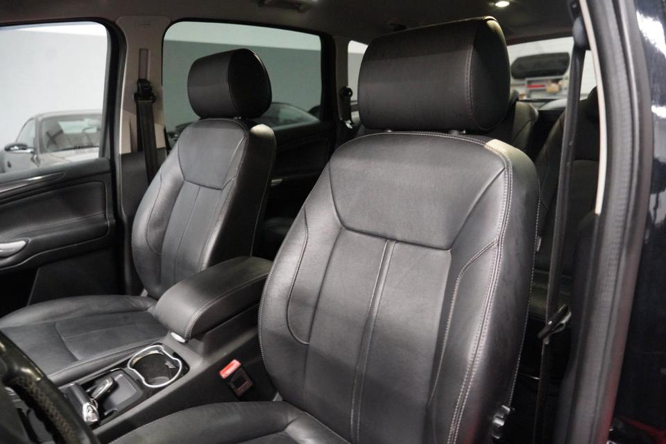Ford S-Max 2013 — photo 11