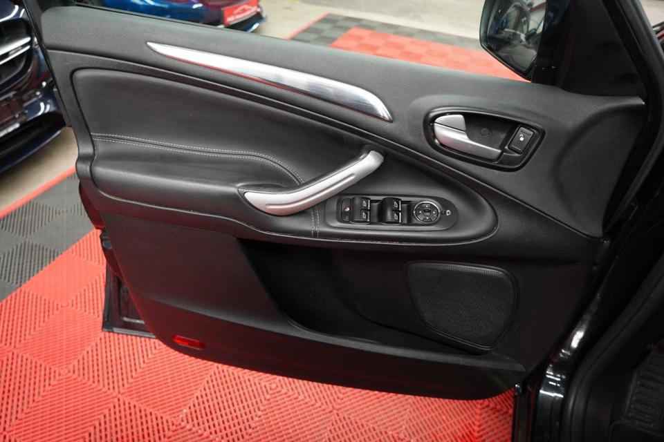 Ford S-Max 2013 — photo 12