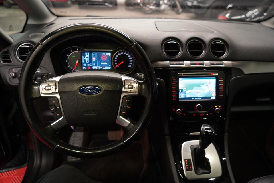 Ford S-Max 2013 — photo 14