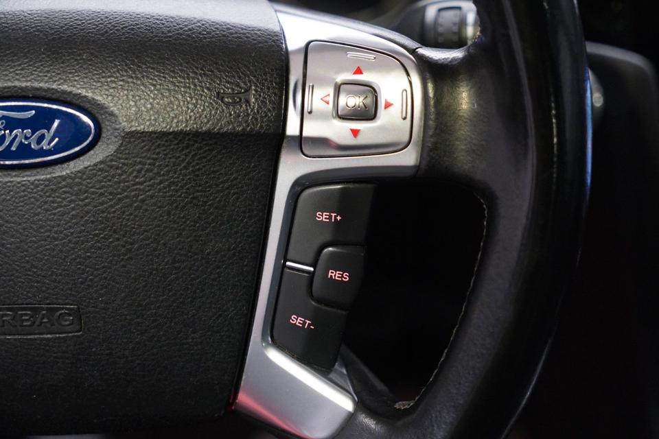 Ford S-Max 2013 — photo 16