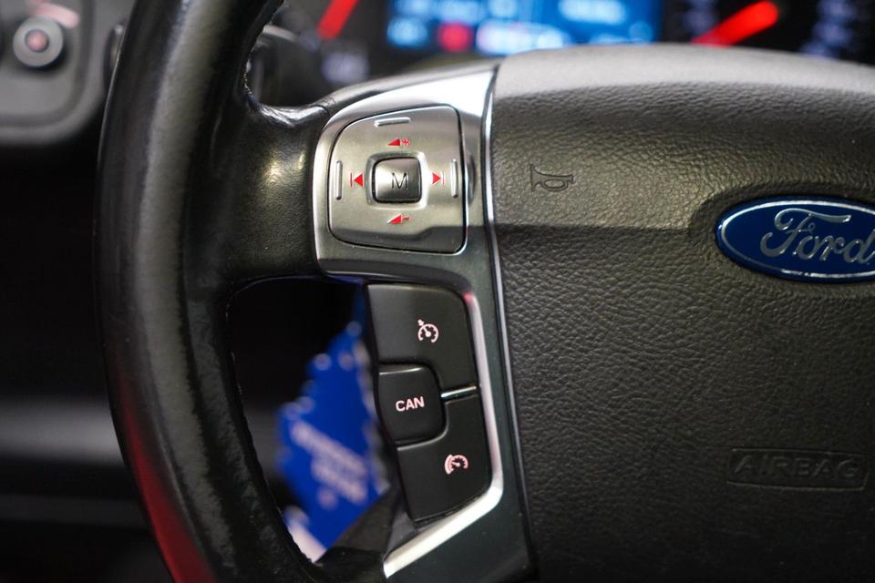 Ford S-Max 2013 — photo 17