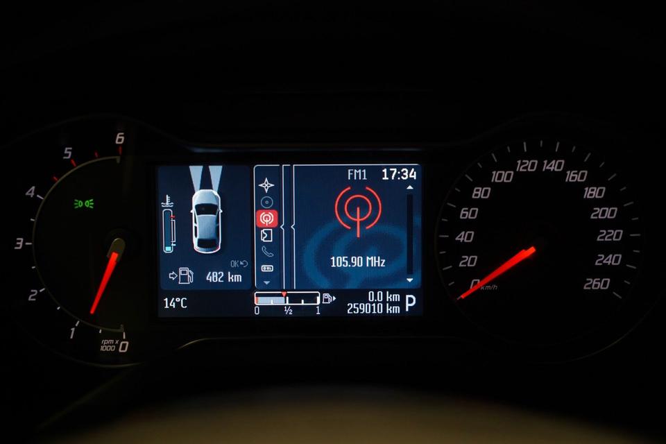 Ford S-Max 2013 — photo 18