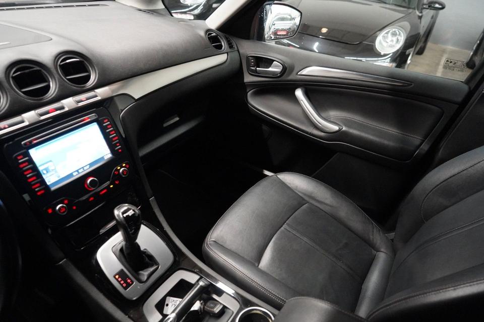 Ford S-Max 2013 — photo 21
