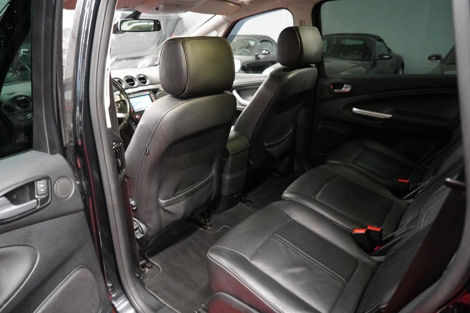 Ford S-Max 2013 — photo 22