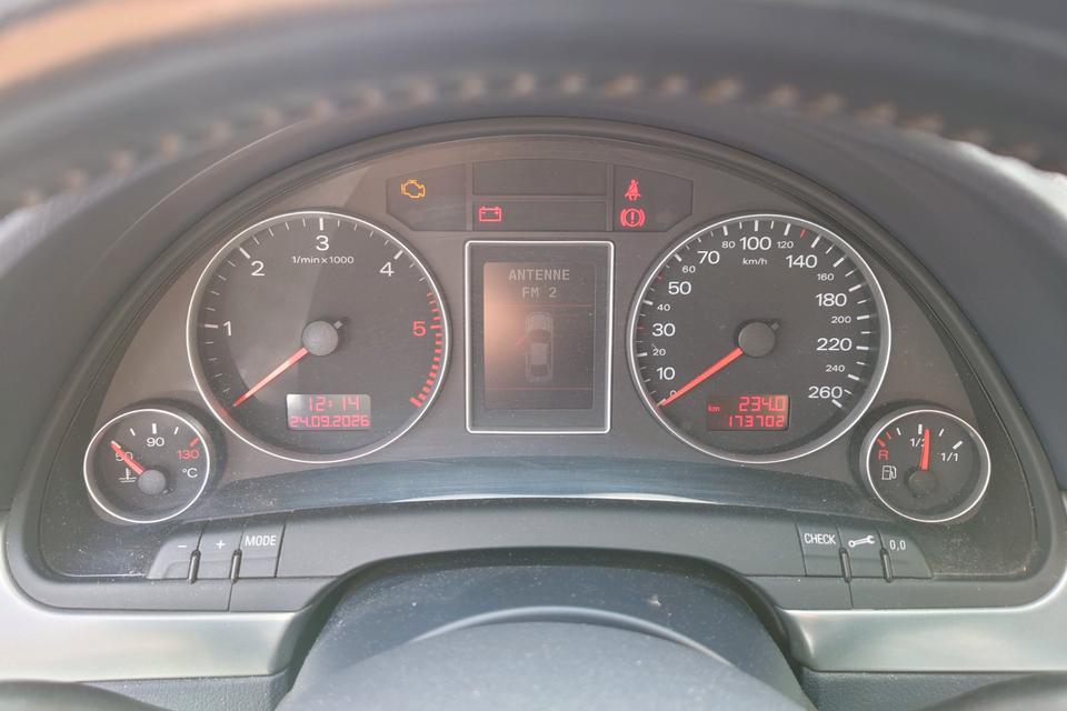 Audi A4 2005 — photo 5