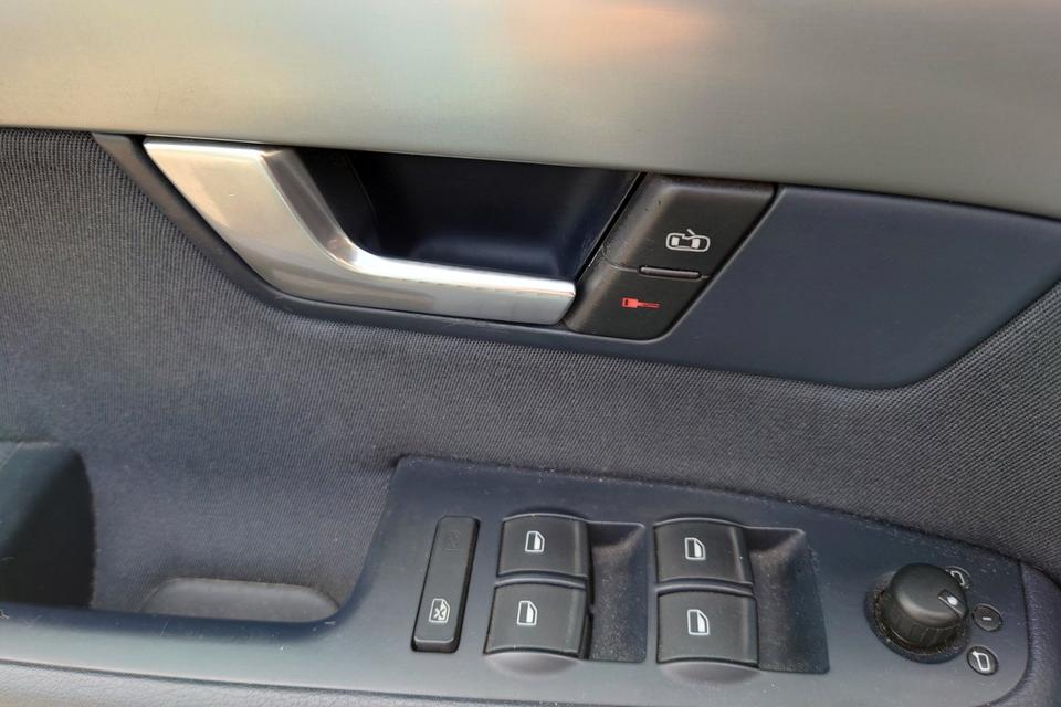 Audi A4 2005 — photo 6