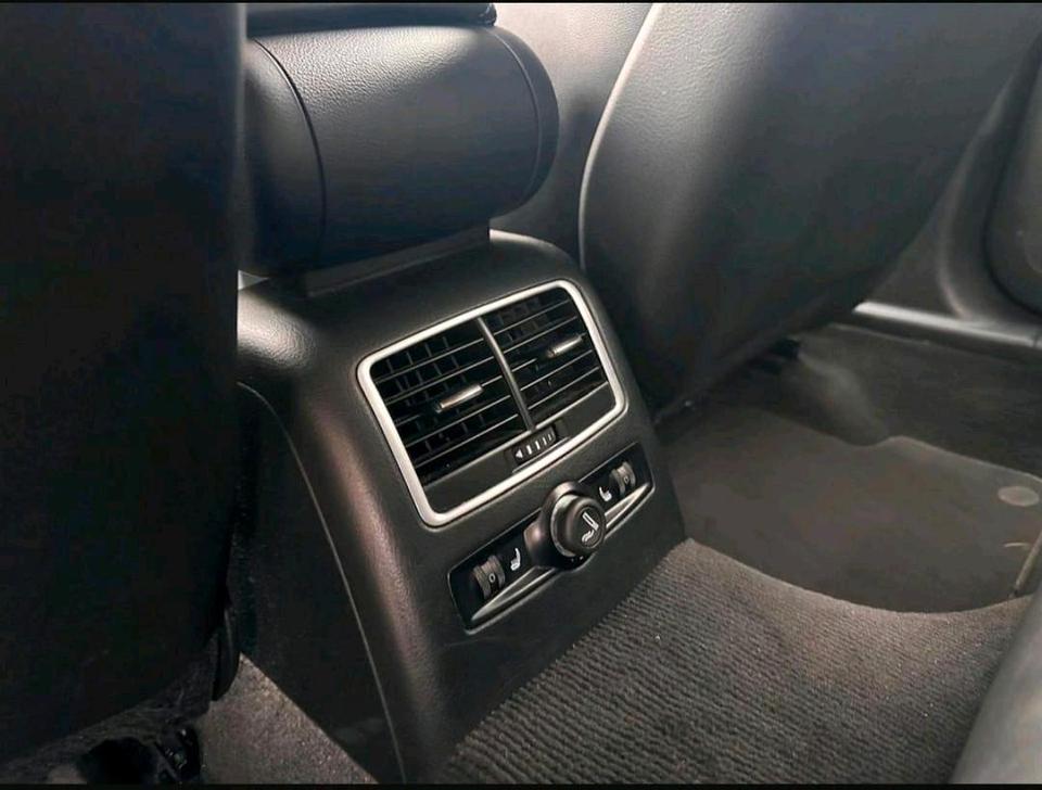 Audi A6 2011 — photo 9