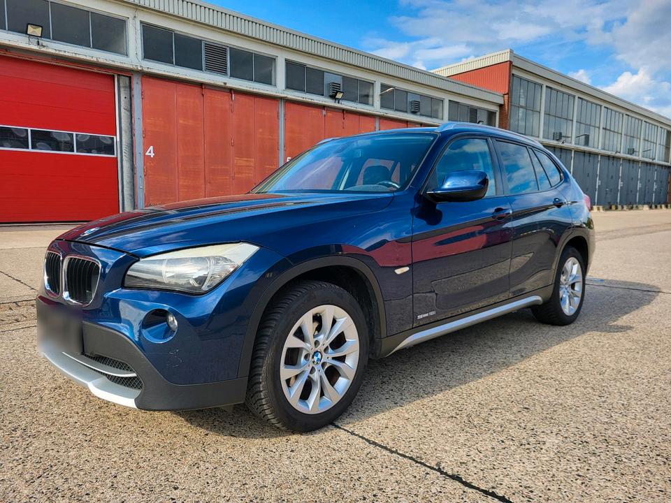 BMW X1 2011 — вигляд ззаду
