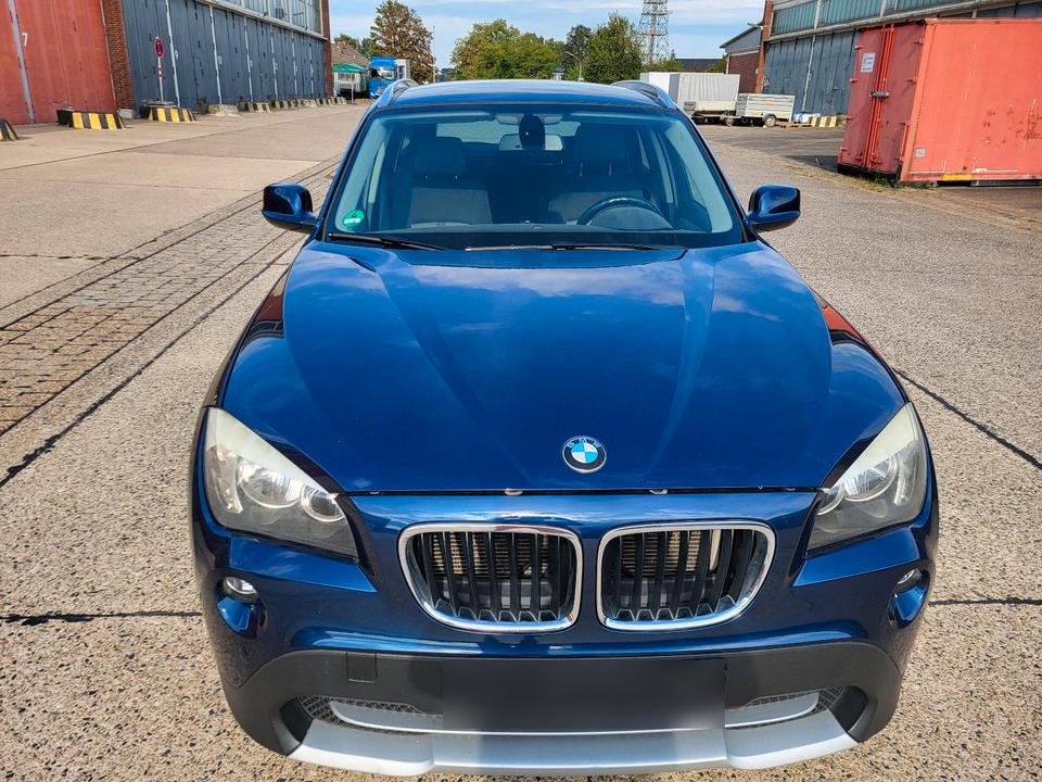 BMW X1 2011 — двигун