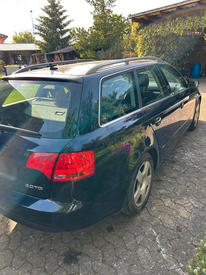 Audi A4 2008 — rear view