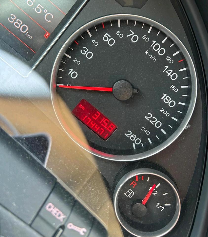 Audi A4 2008 — photo 8