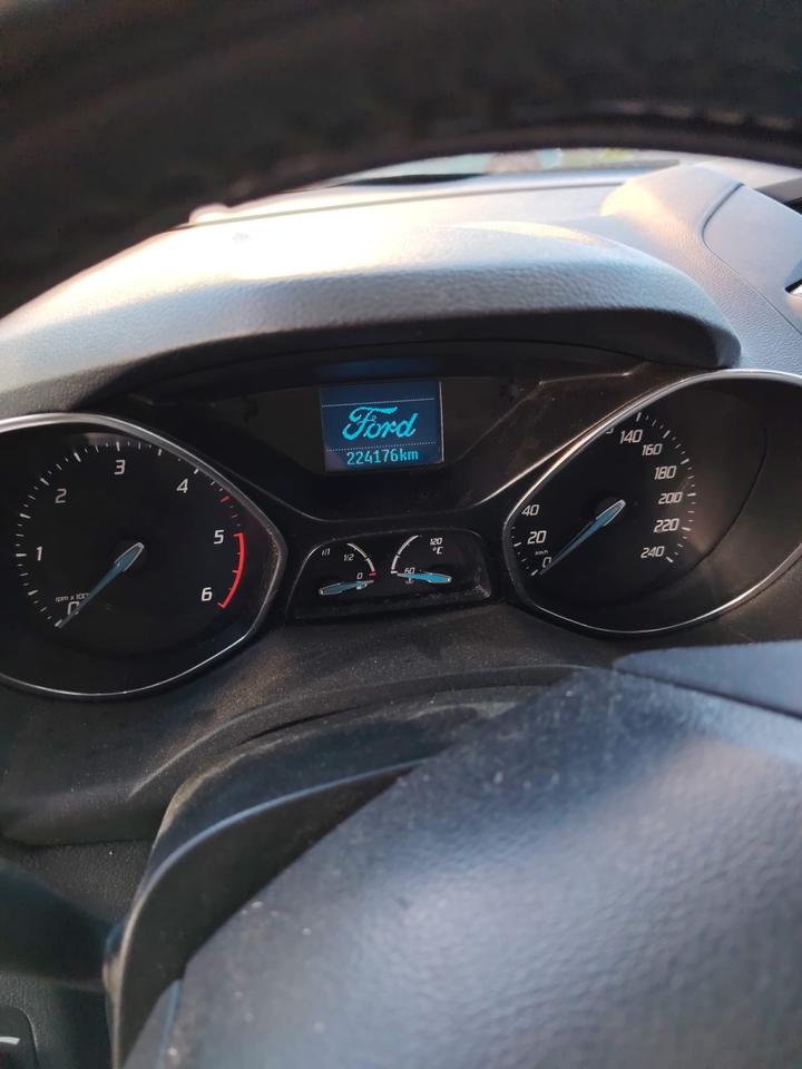 Ford C-Max 2011 — photo 8