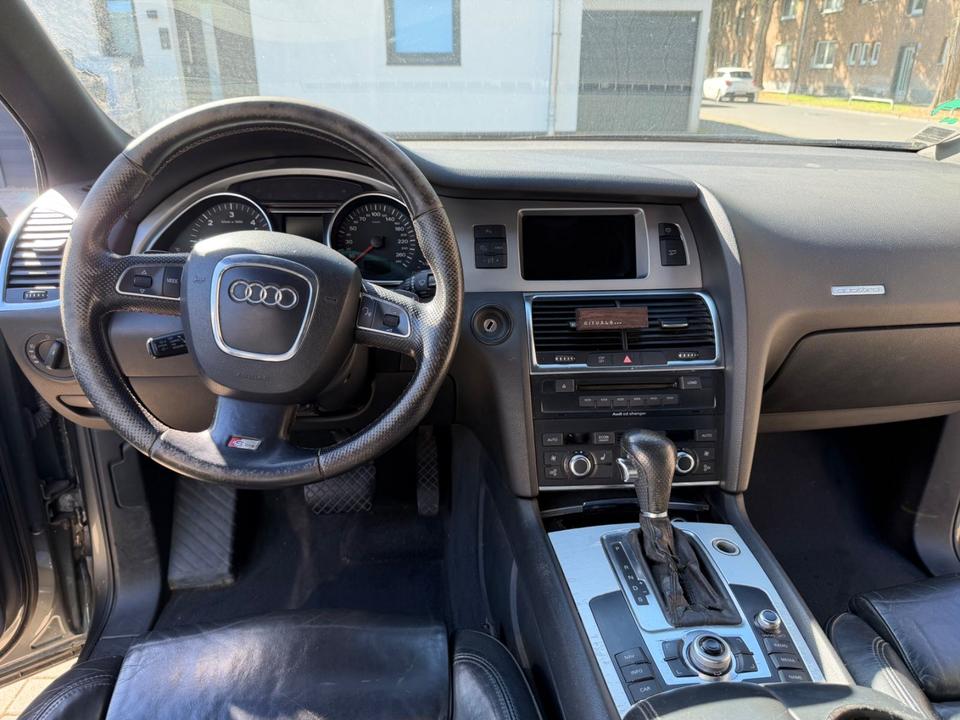 Audi Q7 2009 — photo 14