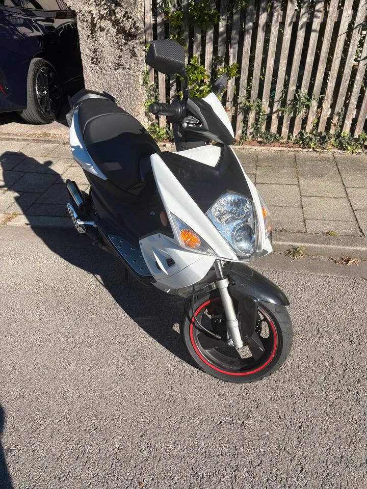 Weitere Motorräder Gelöscht • TGB Bullet 50cc 2012 — engine 50 ccm
