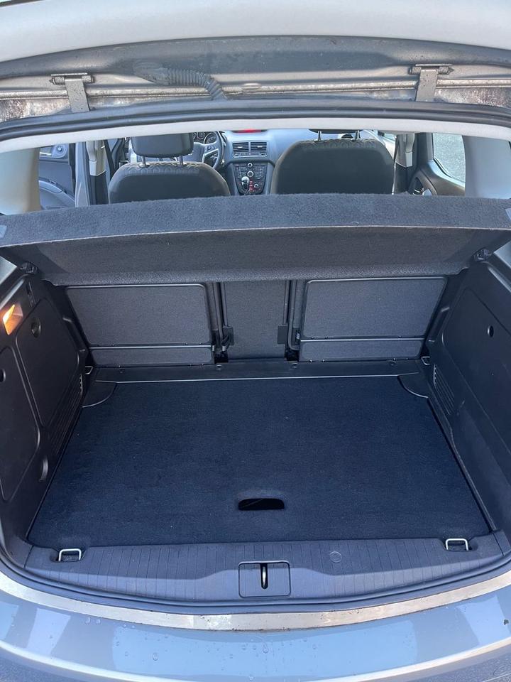Opel Meriva 2013 — photo 12