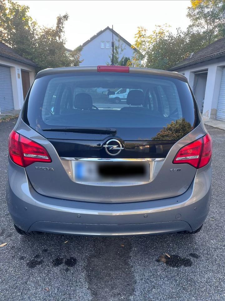 Opel Meriva 2013 — interior