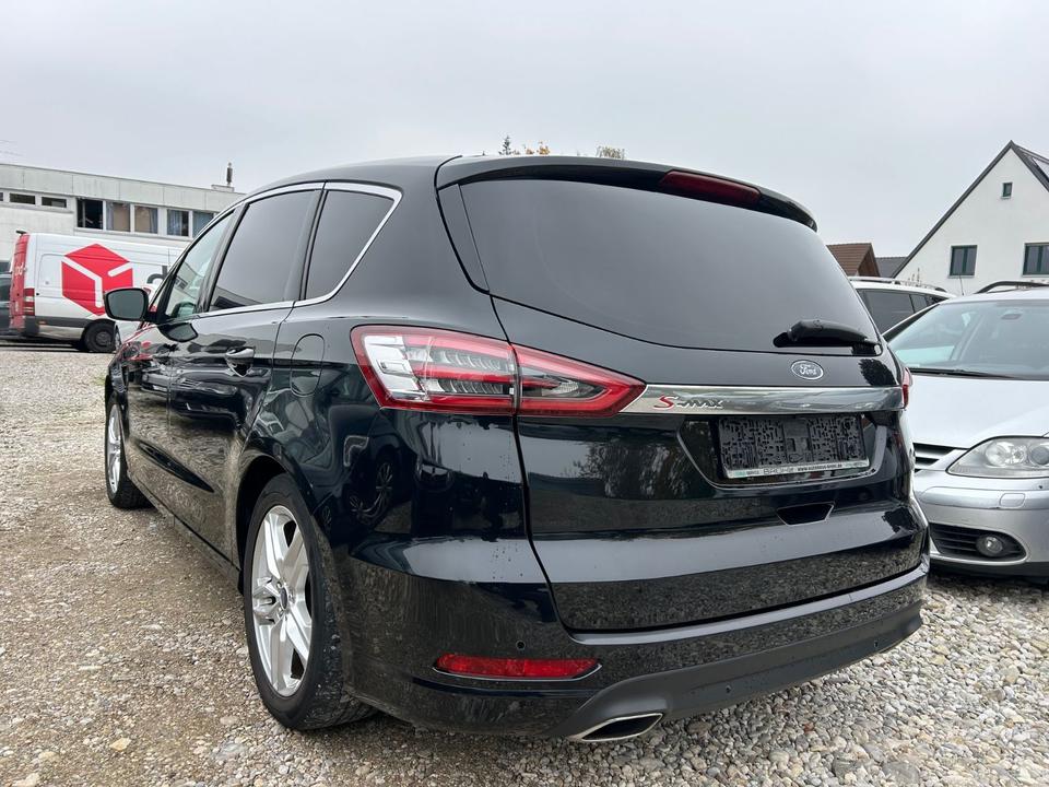 Ford S-Max 2015 — rear view