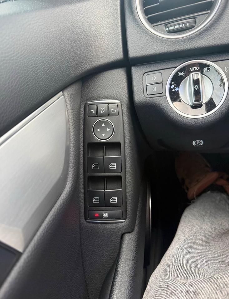 Mercedes Benz Weitere Mercedes Benz 2011 — photo 16