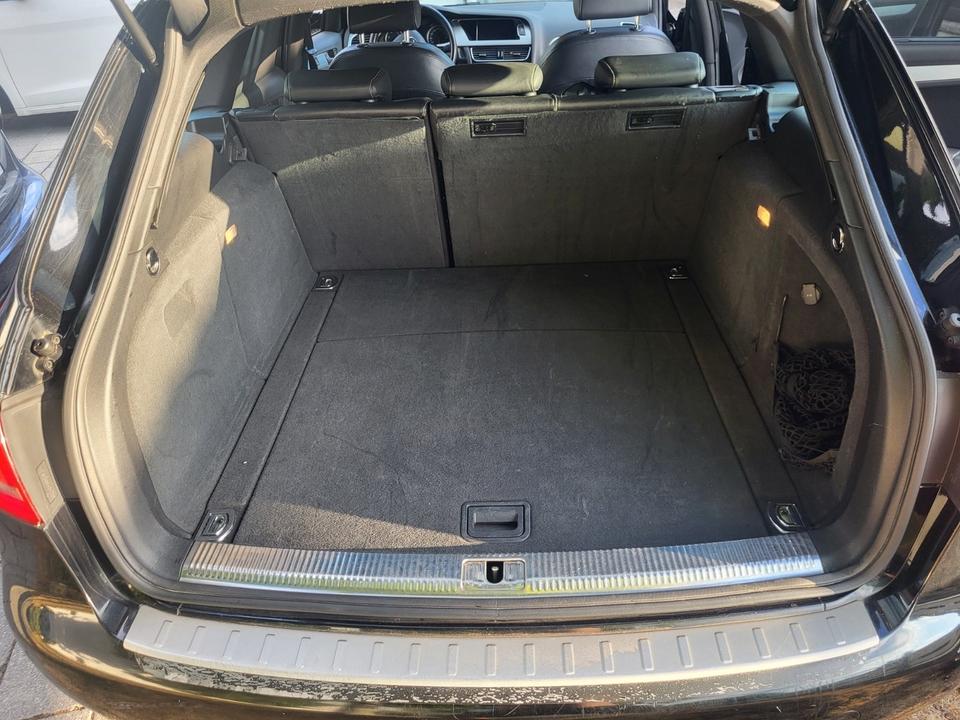 Audi A4 2009 — photo 11