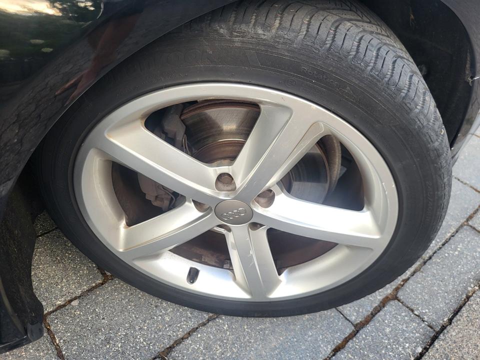 Audi A4 2009 — photo 6