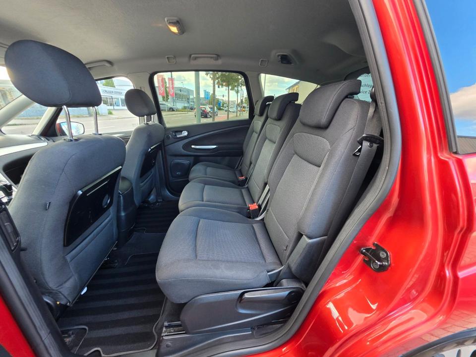 Ford S-Max 2009 — photo 12