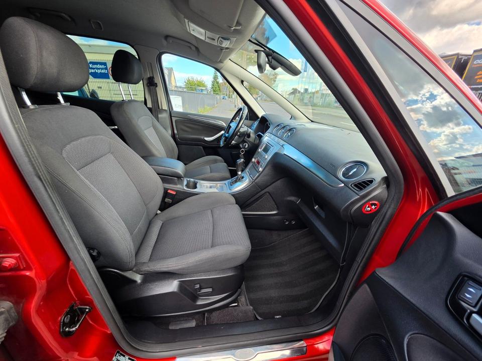 Ford S-Max 2009 — photo 17