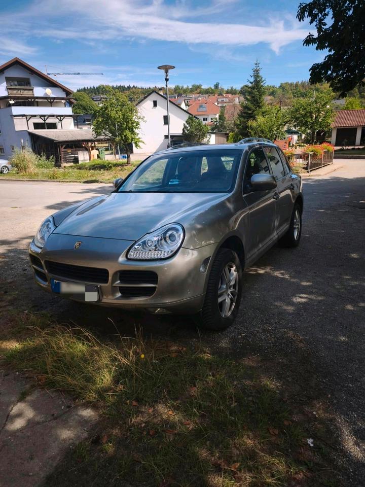 Porsche Cayenne 2004 — салон