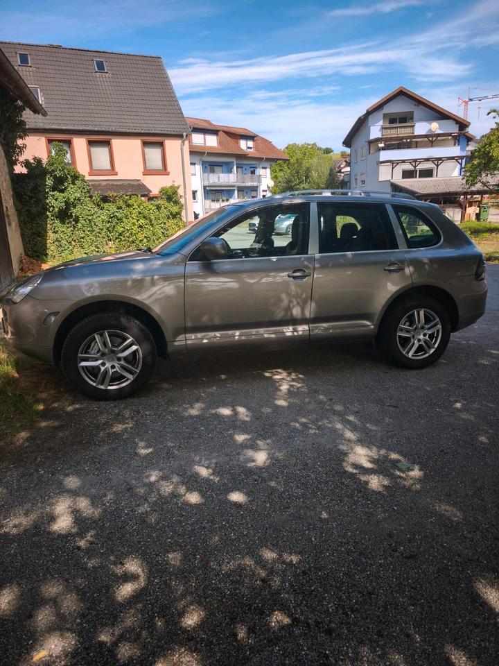 Porsche Cayenne 2004 — двигун
