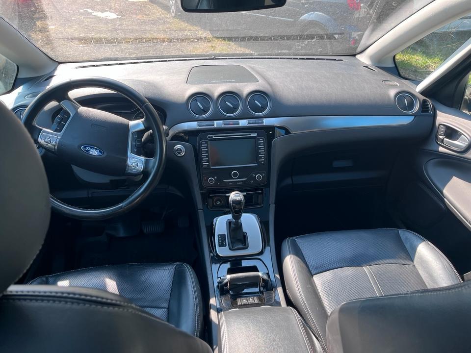 Ford S-Max 2011 — photo 10