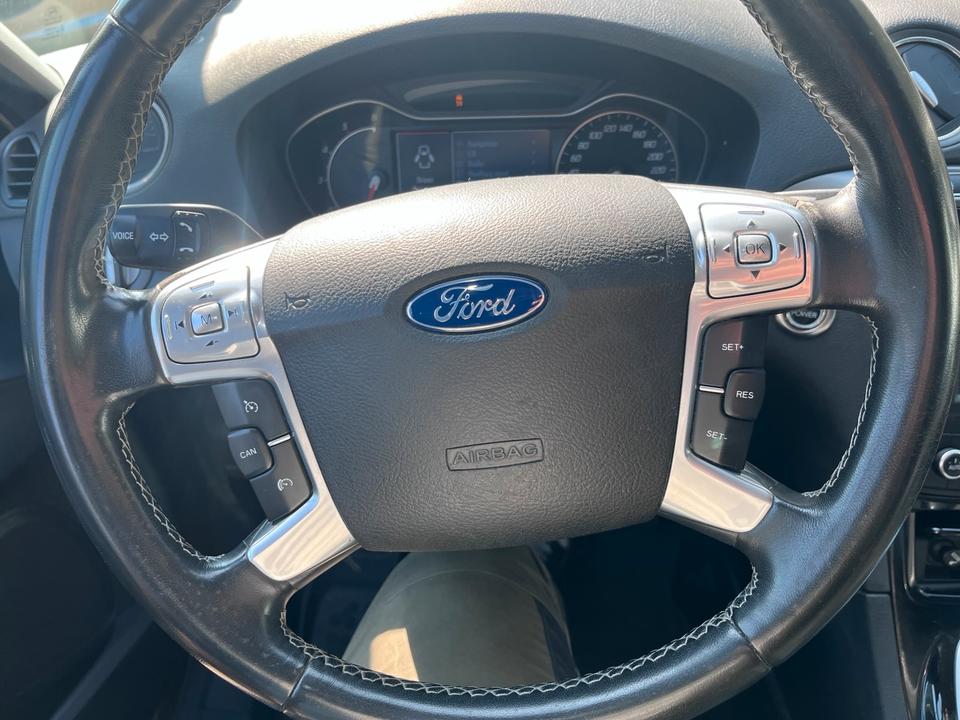 Ford S-Max 2011 — photo 14