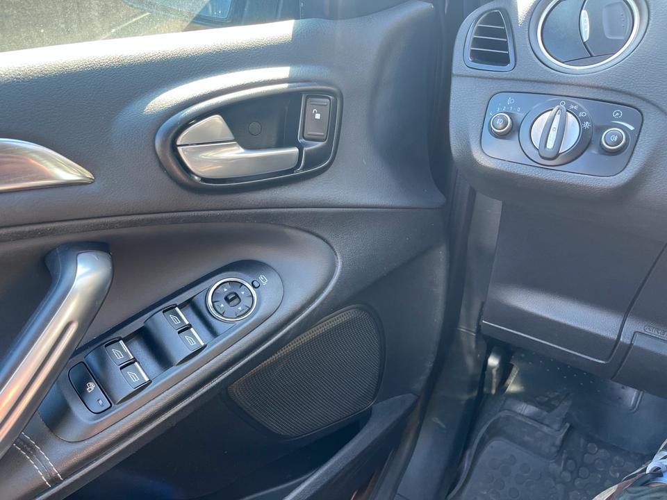 Ford S-Max 2011 — photo 15
