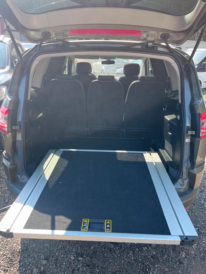Ford S-Max 2011 — photo 5