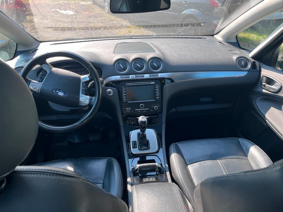 Ford S-Max 2011 — photo 9