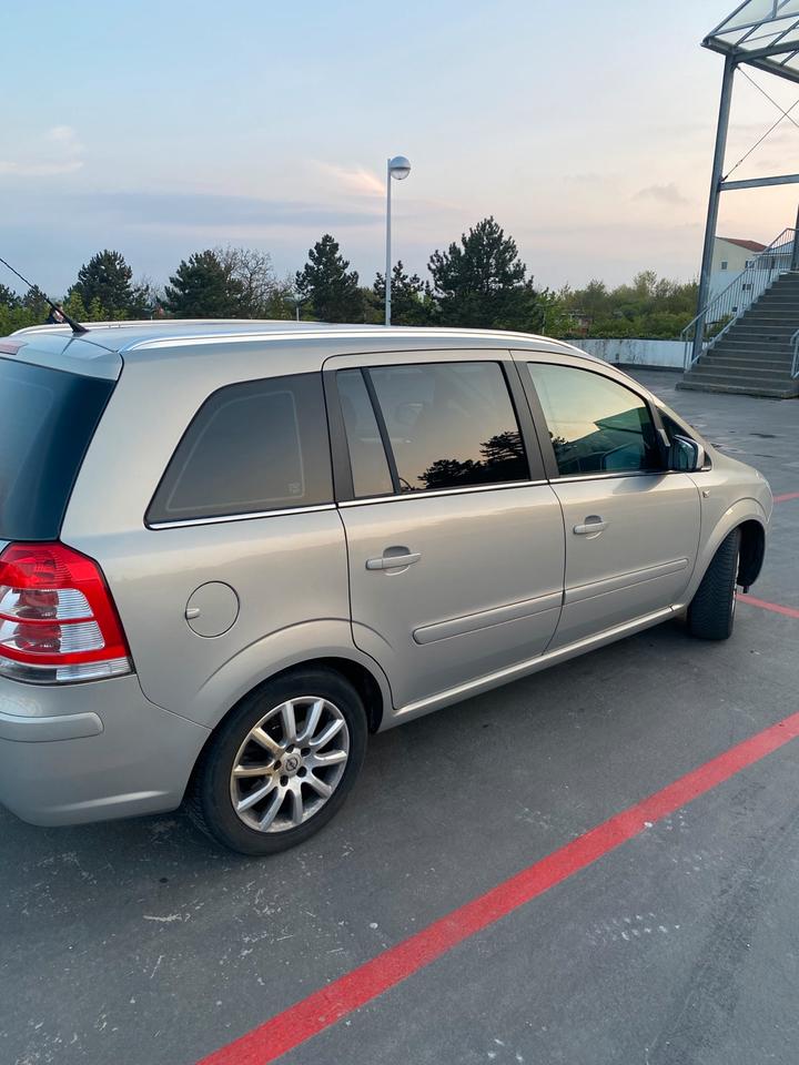 Opel Zafira 2009 — photo 5