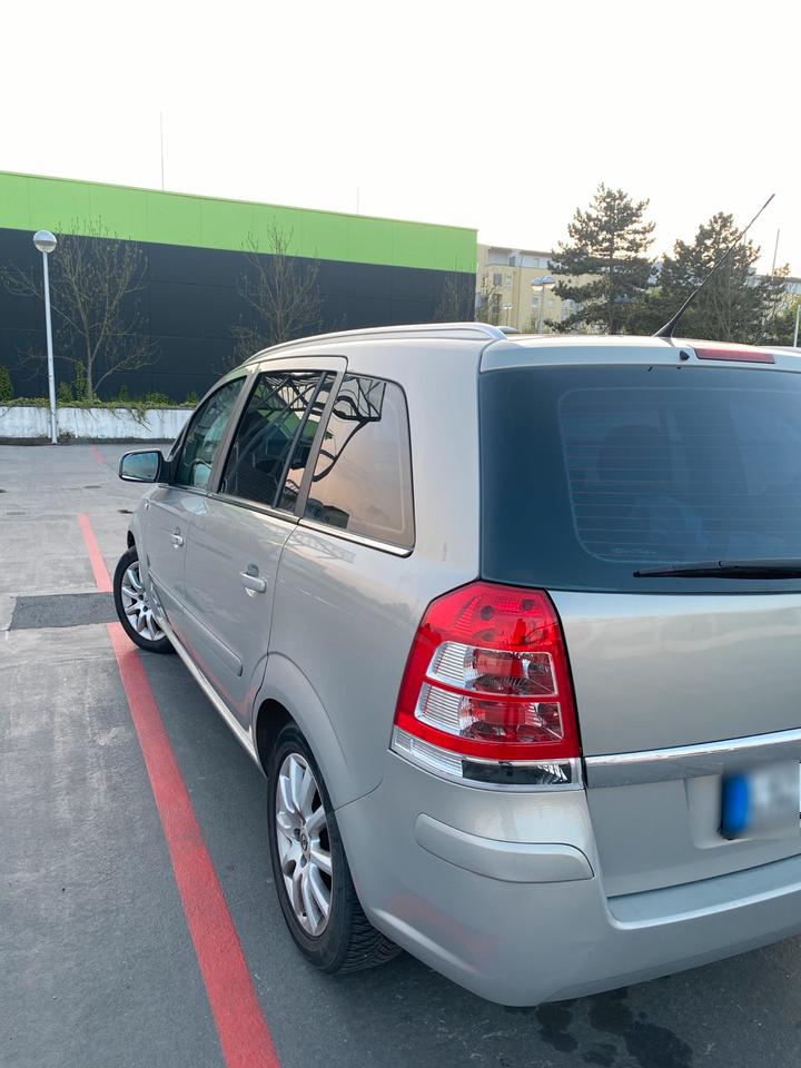 Opel Zafira 2009 — photo 6
