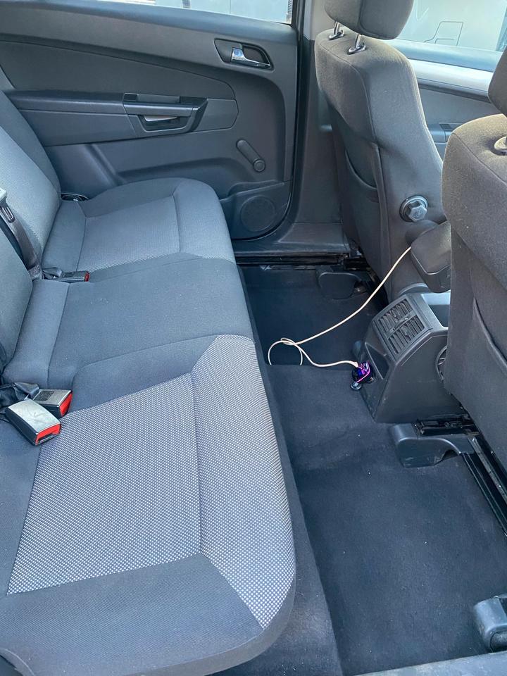 Opel Zafira 2009 — photo 8