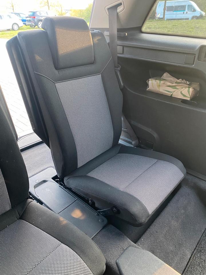 Opel Zafira 2009 — photo 9