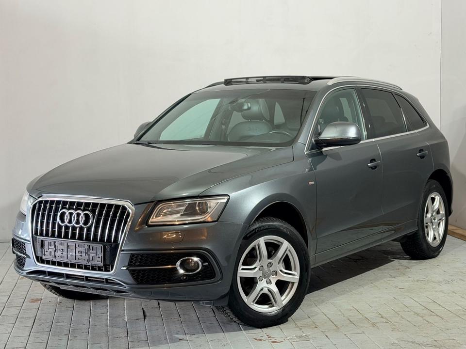 Audi Q5 2012 — rear view