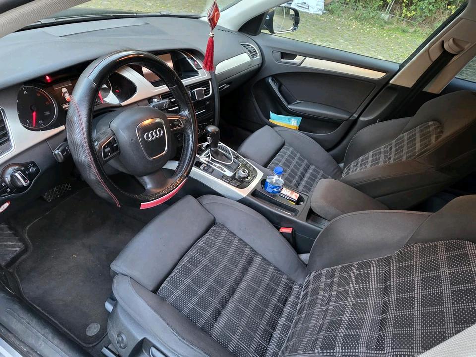 Audi A4 2010 — photo 10